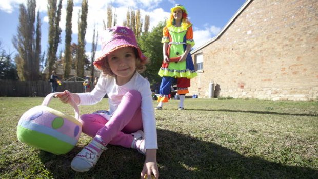 Canberrans can expect cold mornings and sunny days as they hunt for Easter eggs this long weekend.