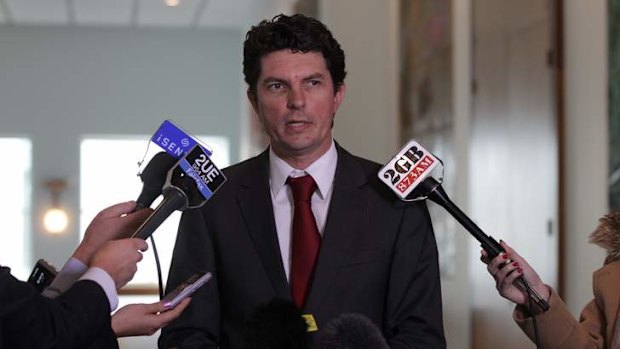 Greens Senator Scott Ludlam: showing the major parties how it's done.