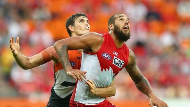 Phil Davis contested against Lance Franklin in round one - with a damaged kidney.