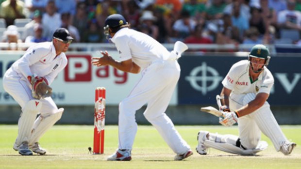 Graeme Smith hits out during his innings of 162 not out.
