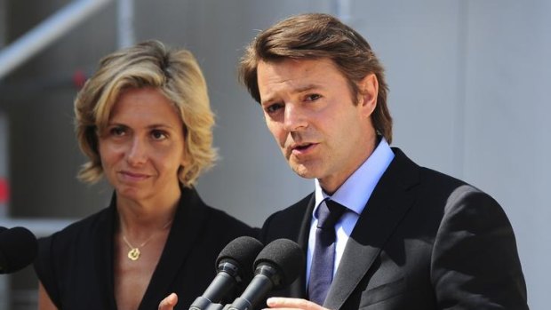 France's Finance and Economy Minister Francois Baroin (right) and Budget Minister Valerie Pecresse.