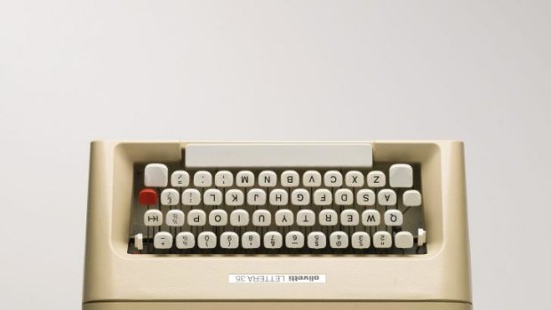 Design key: Lettera 35 typewriter. Designed by Mario Bellini, made by Olivetti, Italy, 1974. 