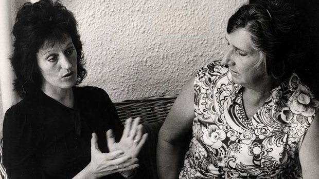 Germaine Greer in 1972, with Margaret Whitlam at the Lodge in Canberra.