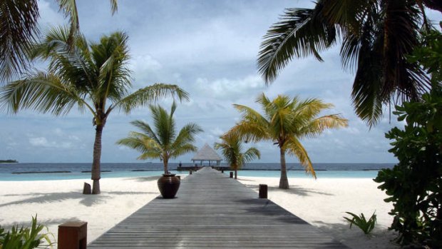 The Maldives' tourism ministry has instructed all resort hotels across the country's 1192 tiny coral islands to shut their spas and health centres with immediate effect.