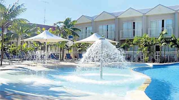 Shoal Bay Resort's apartments and pool.