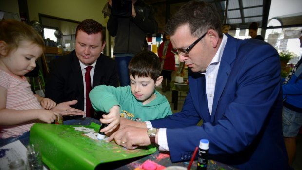 Daniel Andrews campaigning with Labor MP Tim Richardson in 2014
