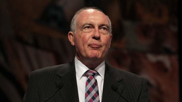 Deputy Prime Minister Warren Truss has announced that a Dutch company will begin searching the sea floor for lost Malaysian airliner MH370.