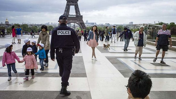 Several incidents involving pickpockets and scammers targeting tourists have tarnished the image of Paris.