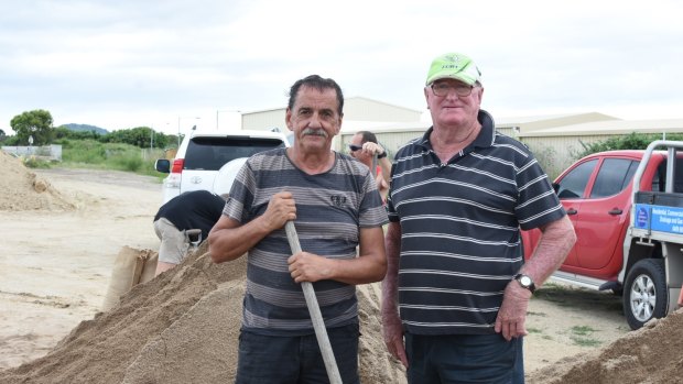 Stefan Seyffer and Vincent White: "A cyclone's coming, you've got to help."