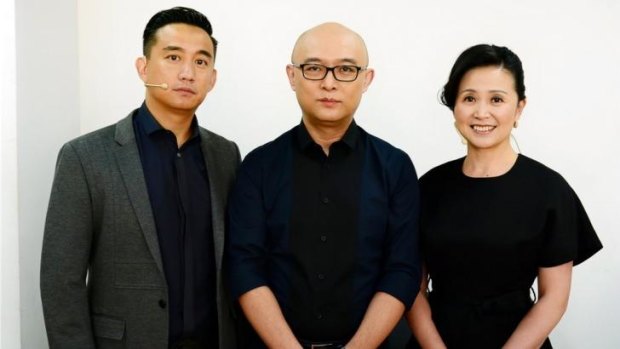 <i>If You Are the One</i> host Meng Fei (centre) with commentators Huang Lei (left) Hang Han (right)