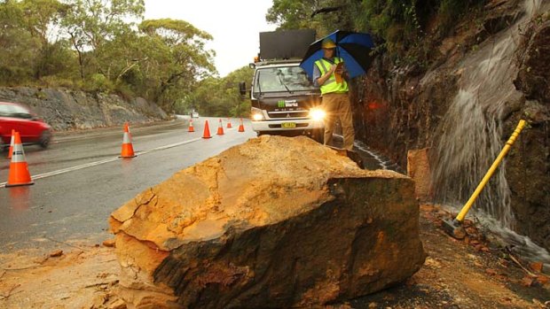 No one was injured when rockfalls closed the Wakehurst Parkway.