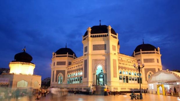 Mesjid Raya Medan Mosque ... the closest thing the city has to a tourist attraction.