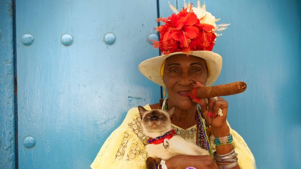 Hey Cuban lady, smoking a large cigar - you look familiar.