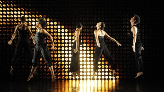 Shaun Parker & Co's dancers perform <I>Am I</i>.