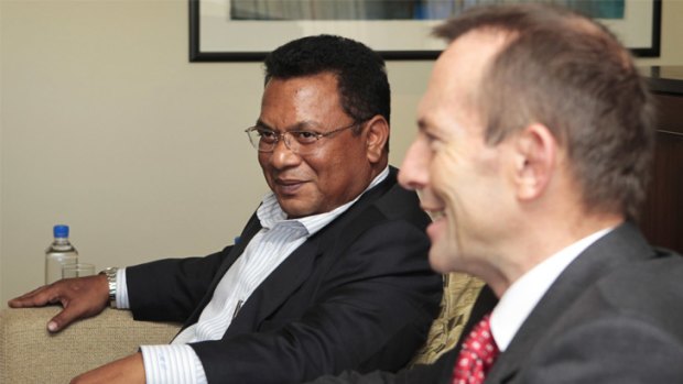 Mr Stephen meeting Opposition Leader Tony Abbott during the 2010 federal election campaign.