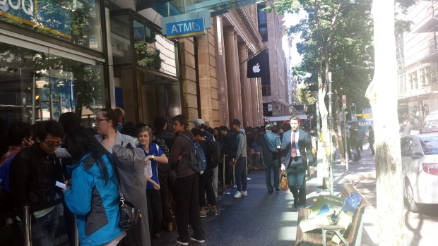 Apple fans are patiently waiting to buy an iPhone 6 in Brisbane.