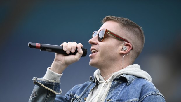 US rapper Macklemore has found himself at the centre of Australia's same-sex marriage debate.