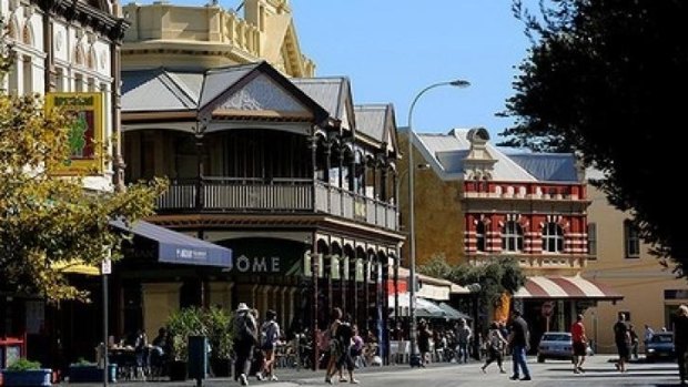 Empty leases leads to economic woes along Fremantle's cappucino strip.