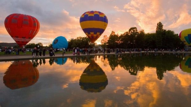 Early morning at the Canberra Festival Balloon Spectacular.