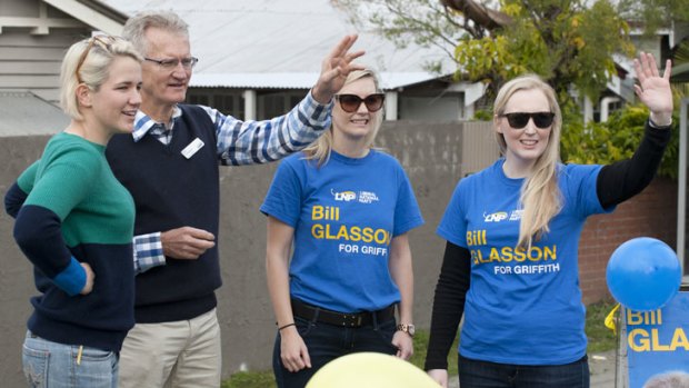 Sarah Mills with LNP Candidate for Griffith, Bill Glasson, Gemma Glasson and Jessica Soden Campaign in Norman Park in Brisbane.