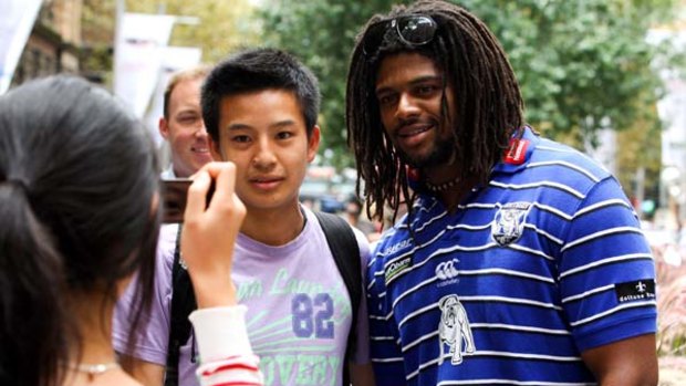 In demand ... Jamal Idris was the main draw at the Bulldogs' membership drive during the week. Now the Knights are interested in signing him.