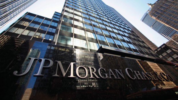 JPMorgan Chase & Co will paid $US920 million in penalties in two countries to settle some of its potential liabilities from its "London Whale" derivatives trading losses from 2012.