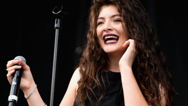 Lorde's framed lyric sheet of her hit song failed to hit its reserve price.