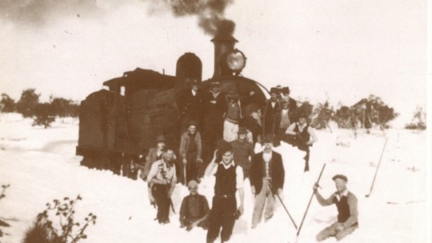 Steam Train being dug from the snow near Jincumbilly Siding in the big snow fall of August 1949