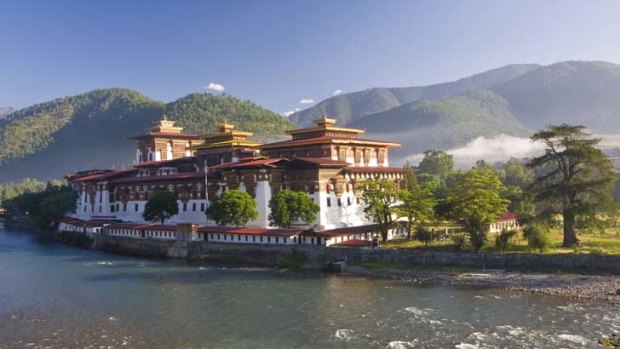 Punakha Dzong at the convergence of two rivers Mo Chhu and Pho Chhu, Punakha, Bhutan.