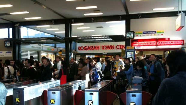 All systems no go ... the scene at Kogaragh station at 8.15am, taken by reader Pattarinee Vongthongsri.