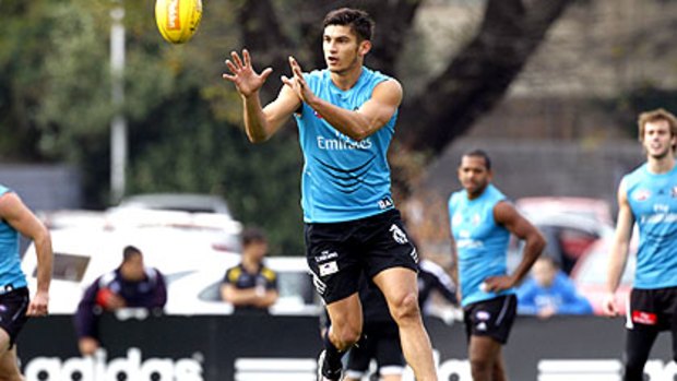 Collingwood midfielder Sharrod Wellingham trained strongly yesterday and was rushed back into the team to face Geelong tonight.