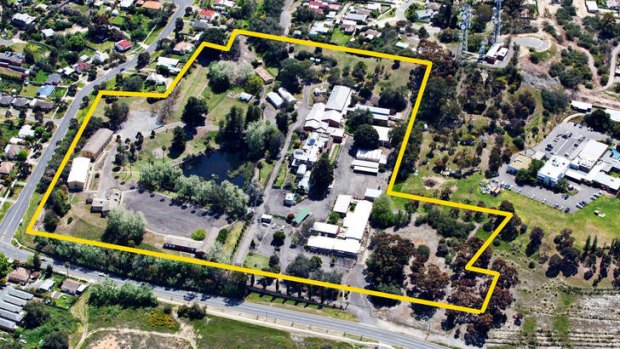 The extensive Defence Department grounds at 22-48 Chum Street in Bendigo.