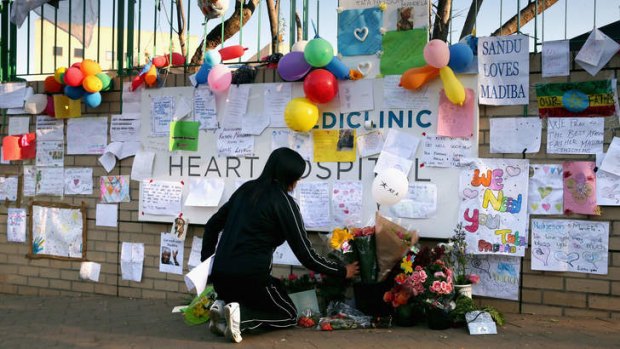 South Africans have left dozens of hand-made messages for Nelson Mandela outside the Mediclinic Heart Hospital in Pretoria.