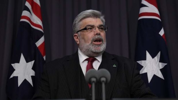 Kim Carr will call for measures to make government more open.