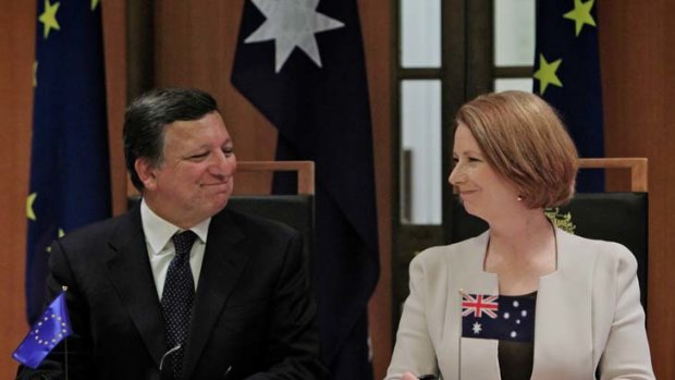 Green boom ... the European Commission President, Jose Manuel Barroso, with the Prime Minister, Julia Gillard, in Canberra.
