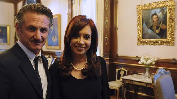 Friend of the arts ... Argentina's President Cristina Fernandez de Kirchner  with US actor Sean Penn.