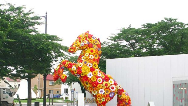 Jeonghwa Choi's stunning equine sculpture, simply called Flower Horse.