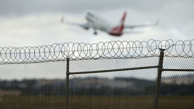 Criminals hired to work at Australian airports pose a major threat to security, a new report has found.