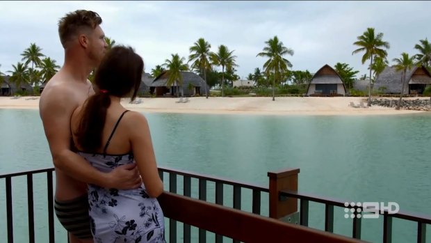 Dean and Tracey go on honeymoon to Fiji.