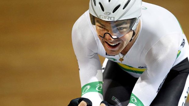 World-record holder Jack Bobridge powers to the gold medal in the individual pursuit.