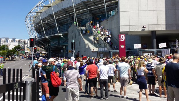 Gabba crowds get ready to cheer at the Ashes.