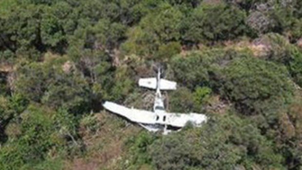 A plane crashed at Great Keppel Island on Saturday around lunchtime. There was four people in the plane and no one was injured.