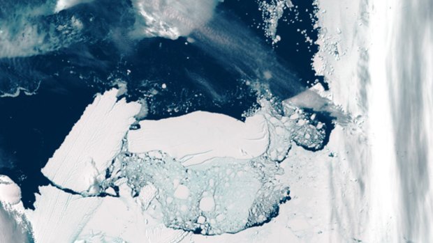The Mertz Glacier tongue breaks off in the Australian Antarctic Territory.
