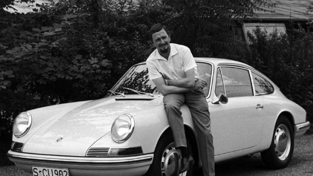 Innovator &#8230; Ferdinand Porsche with the prototype for the 911.