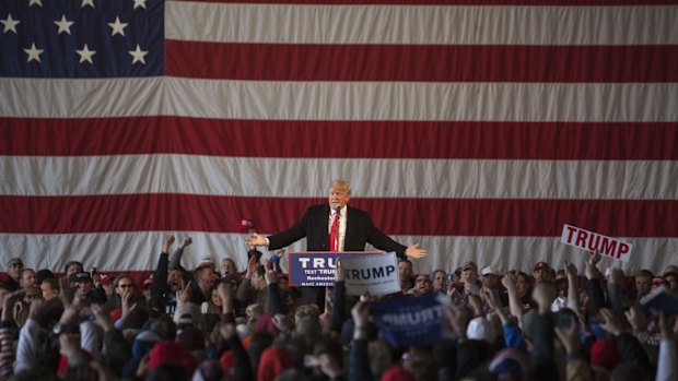 The IMF sees the rise of populism int the US and Europe as threats for global growth, warning of "the risk of going into doldrums that could be politically perilous."