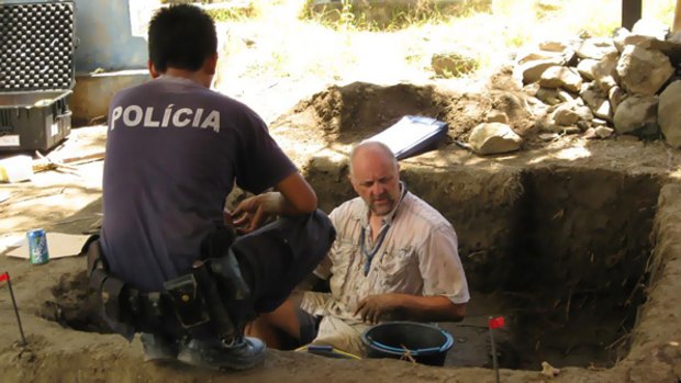 Jon Sterenberg works to exhume massacre victims at Hera, East Timor.