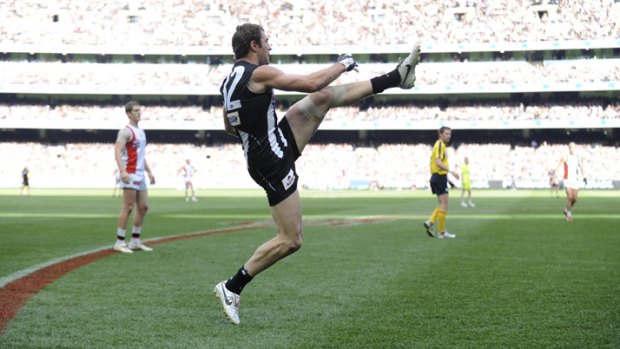 The long kick is once again becoming, in the modern context, a valuable weapon, as aexemplified by Collingwood's Travis Cloke.
