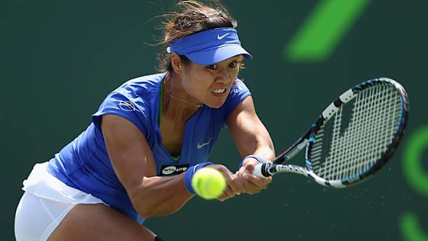 Li sets up clash with Serena