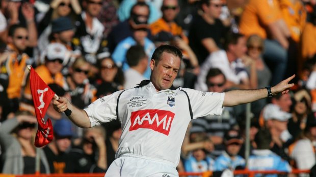 Jones refereeing his 100th and last NRL game in 2008.