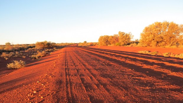 Not Canberra Avenue: hundreds of Canberra public servants should be on the road to Alice Springs, says Regional Development Australia. 